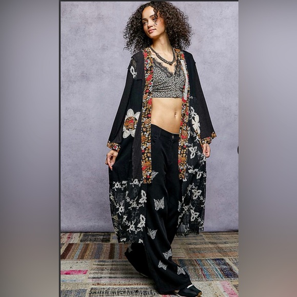 POL Boho Black Embroidered Floral Kimono - Picture 2 of 5